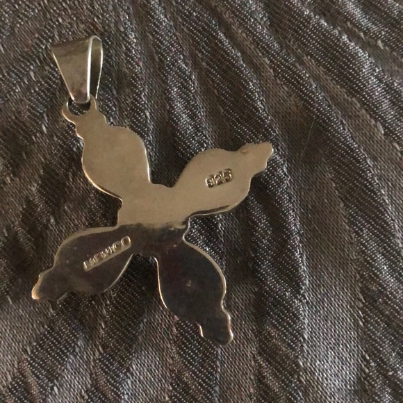 Sterling silver cross - Picture 2 of 2